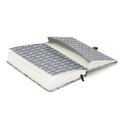 Keménytáblás notesz krémszínű lapokkal, vonalas, leszorító gumiszalaggal Fortnite – Legends 130x210mm, Presco Napló Presco