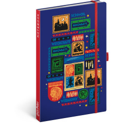 Keménytáblás notesz krémszínű lapokkal, vonalas, leszorító gumiszalaggal Harry Potter – Hogwarts 130x210mm, Presco Napló Presco